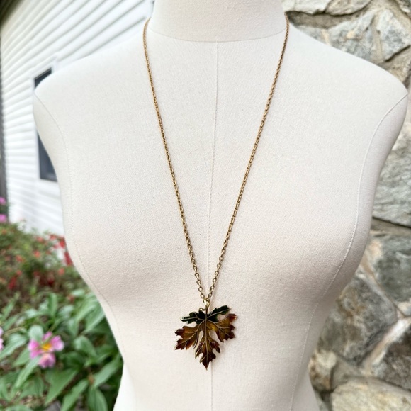 Enameled Gold tone Maple Leaf Pendant Chain Necklace - Picture 1 of 6